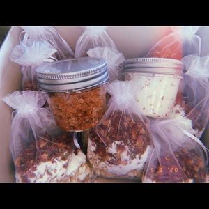 Milk bath w/ saltscrub or milk bath w/ bodybutter